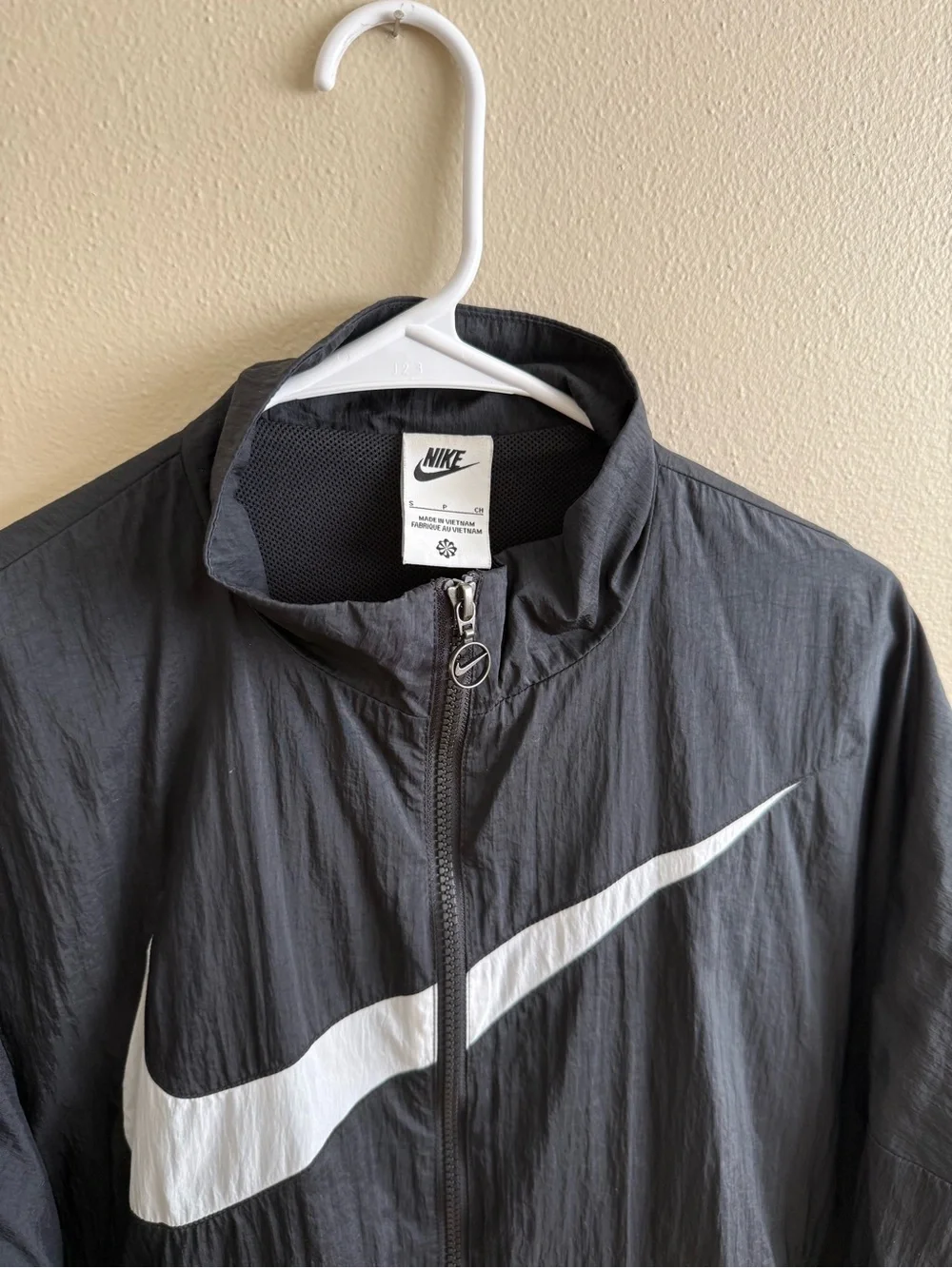 Nike Essential Windbreaker Jacket